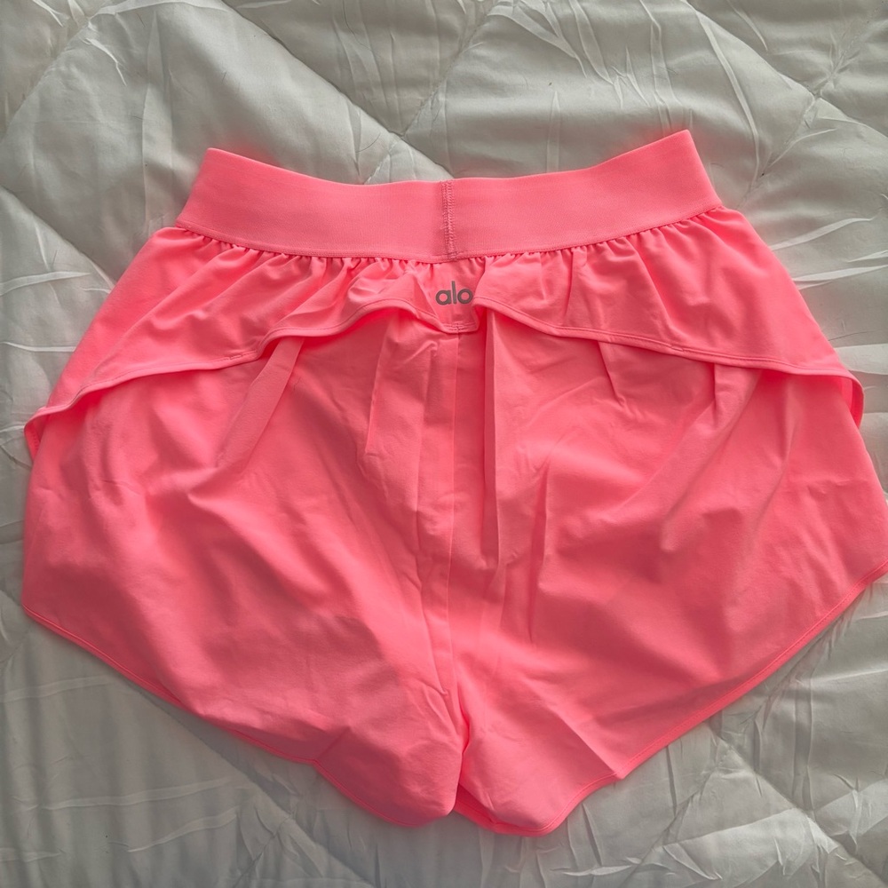 NEW Pink Alo Yoga Match Point Short - Picture 4 of 7